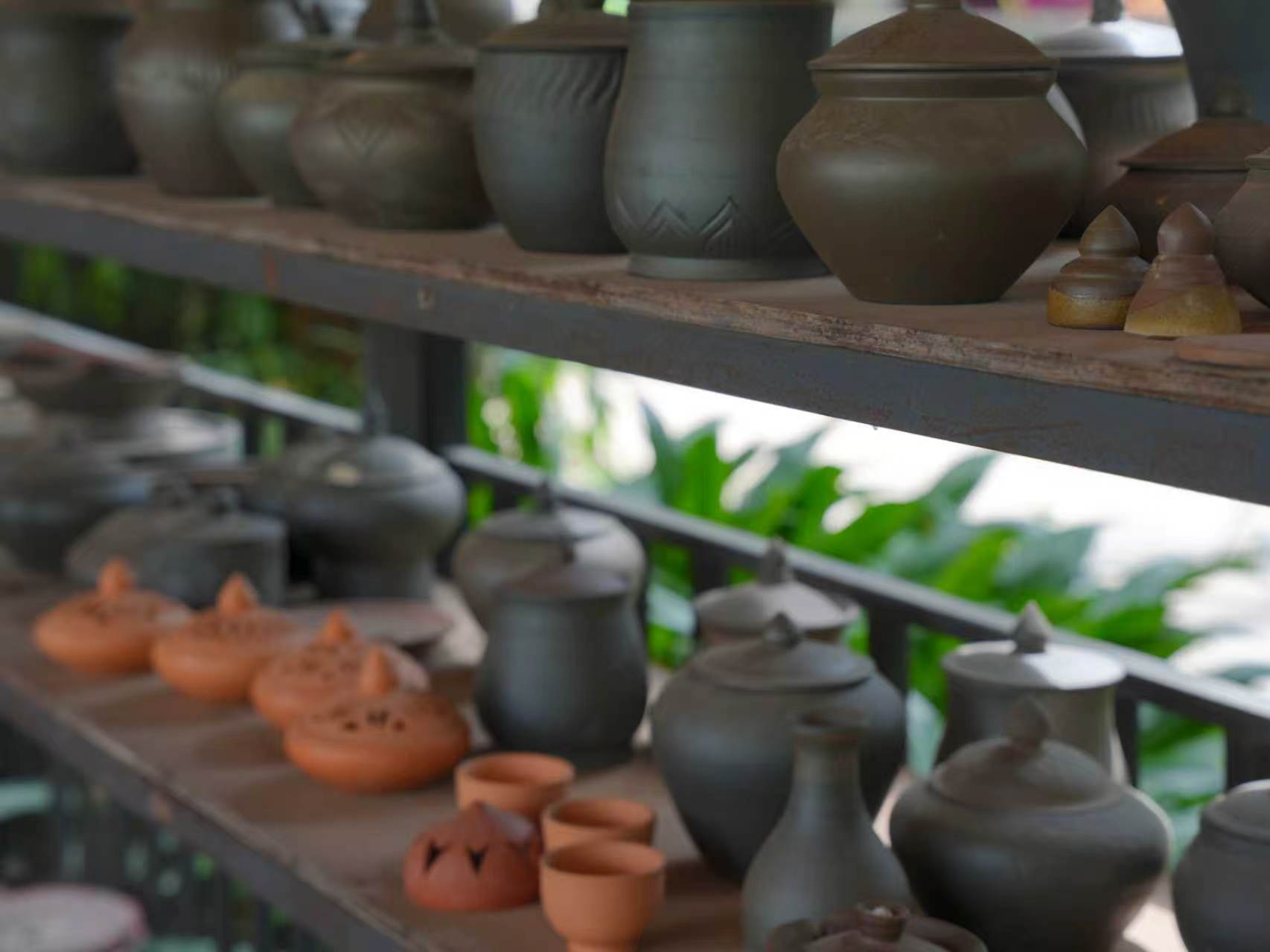 ANCNXB-Dai Pottery Making
